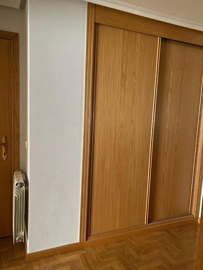 Amplio Apartamento Con Plaza De Parking. * Gijon