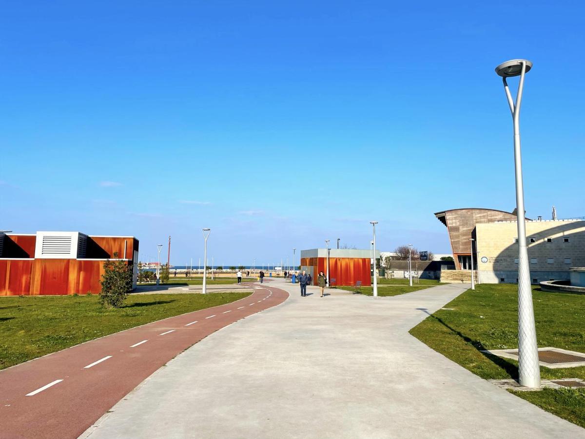 Completo En La Playa Apartamento