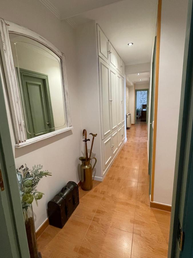 Apartment En La Ciudad, Con Patio -parking Gratis *