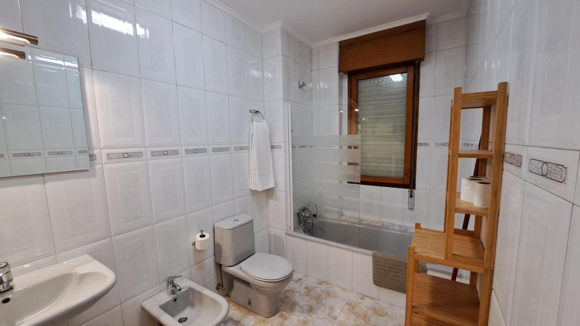 Acogedor Y Amplio Piso En Begona Apartment Gijon