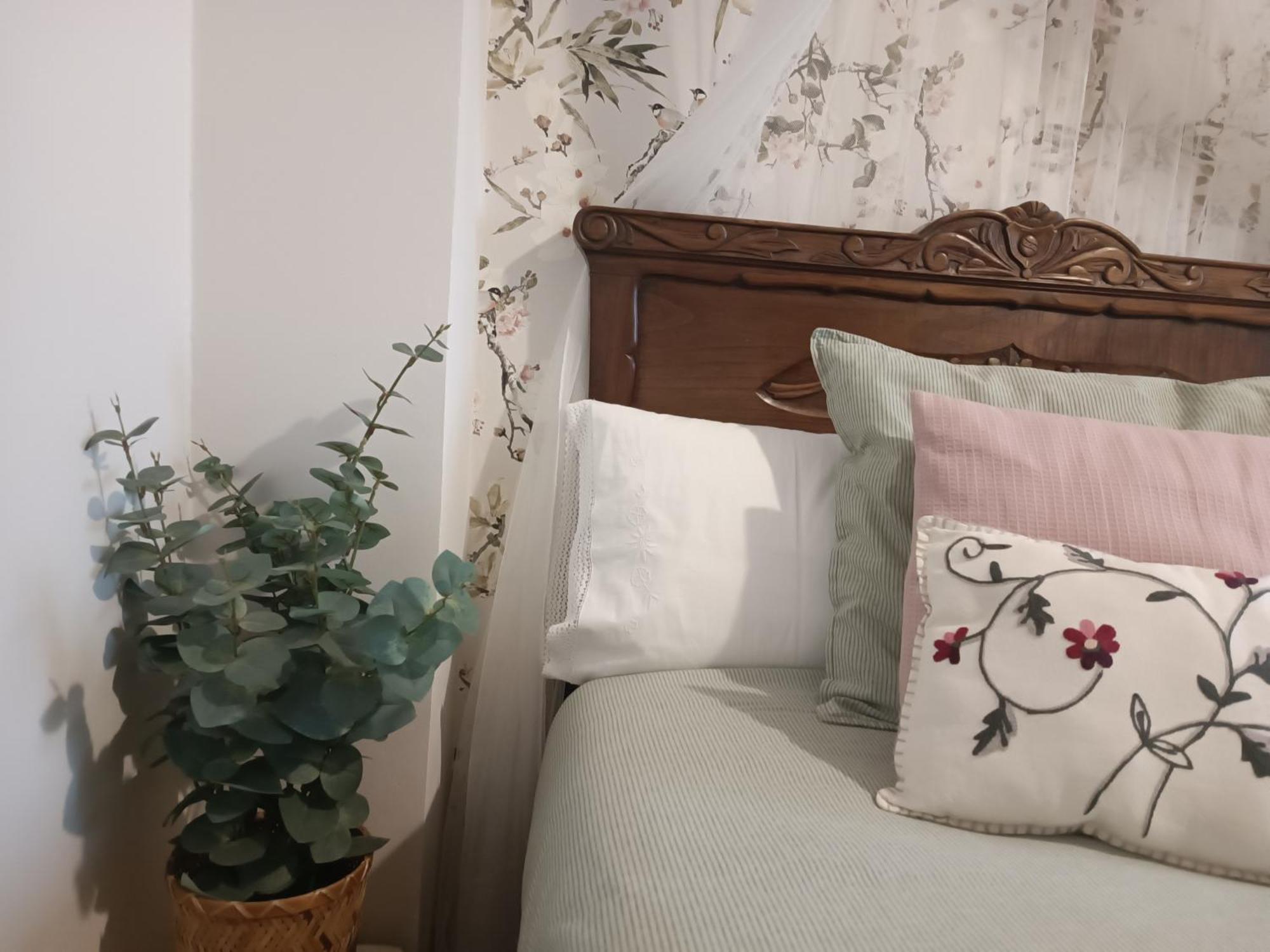 Apartment En La Ciudad, Con Patio -parking Gratis *