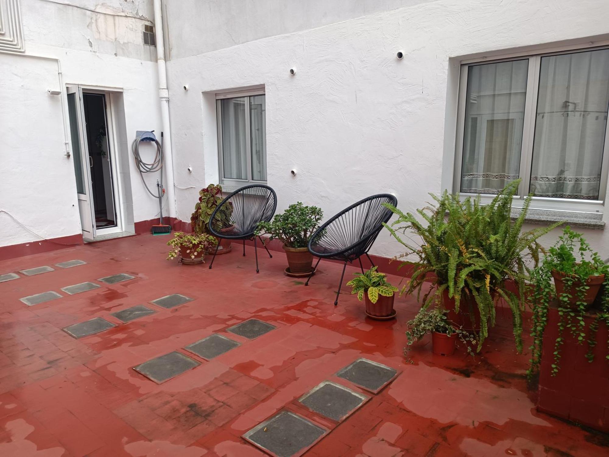 En La Ciudad, Con Patio -parking Gratis Apartment *