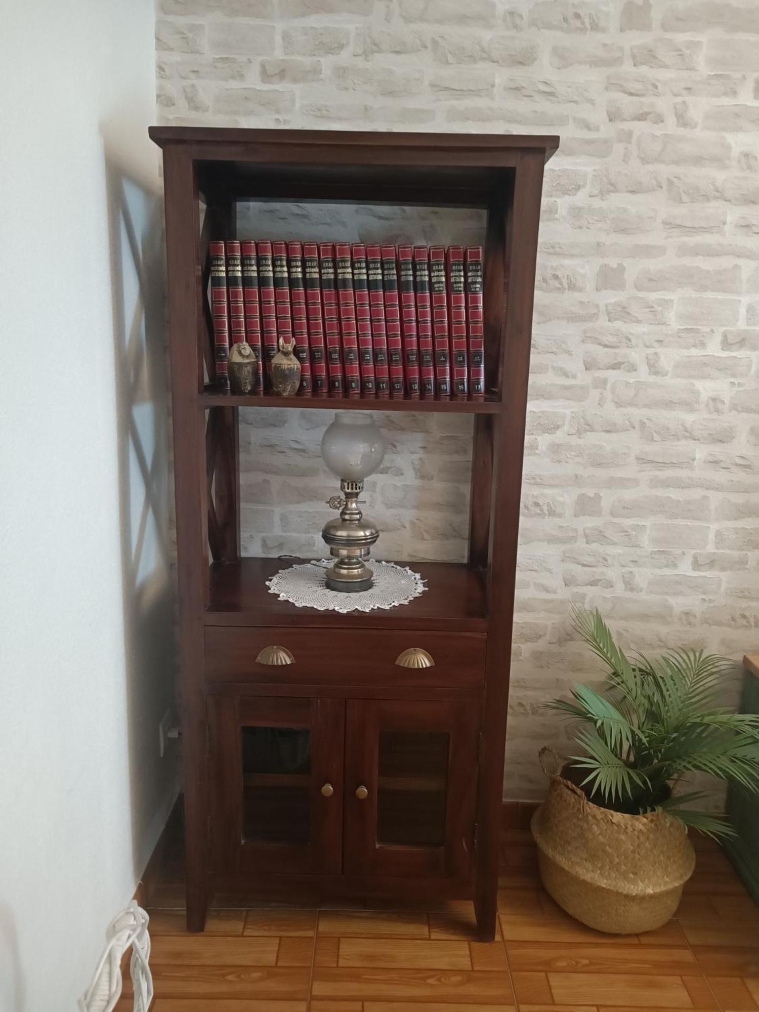 Apartment En La Ciudad, Con Patio -parking Gratis