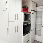 Moderno Y Equipado En Centro De Gijon.
