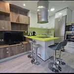 Apartamento Con Terraza Y Parking