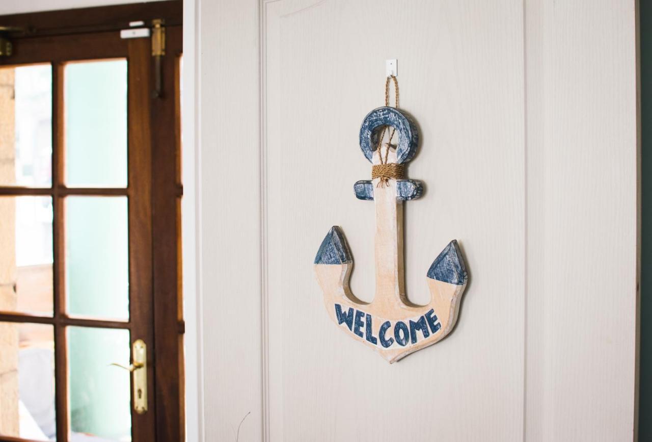 Surf House Hostal *