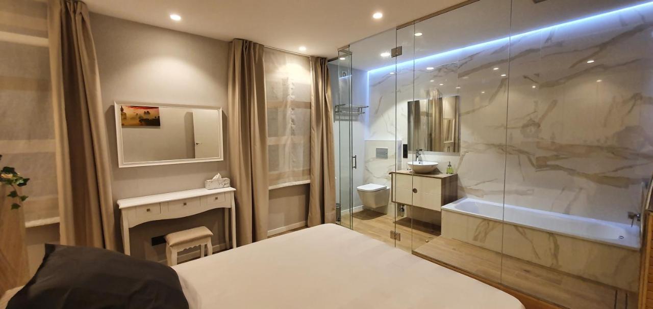 Dindurra Lux