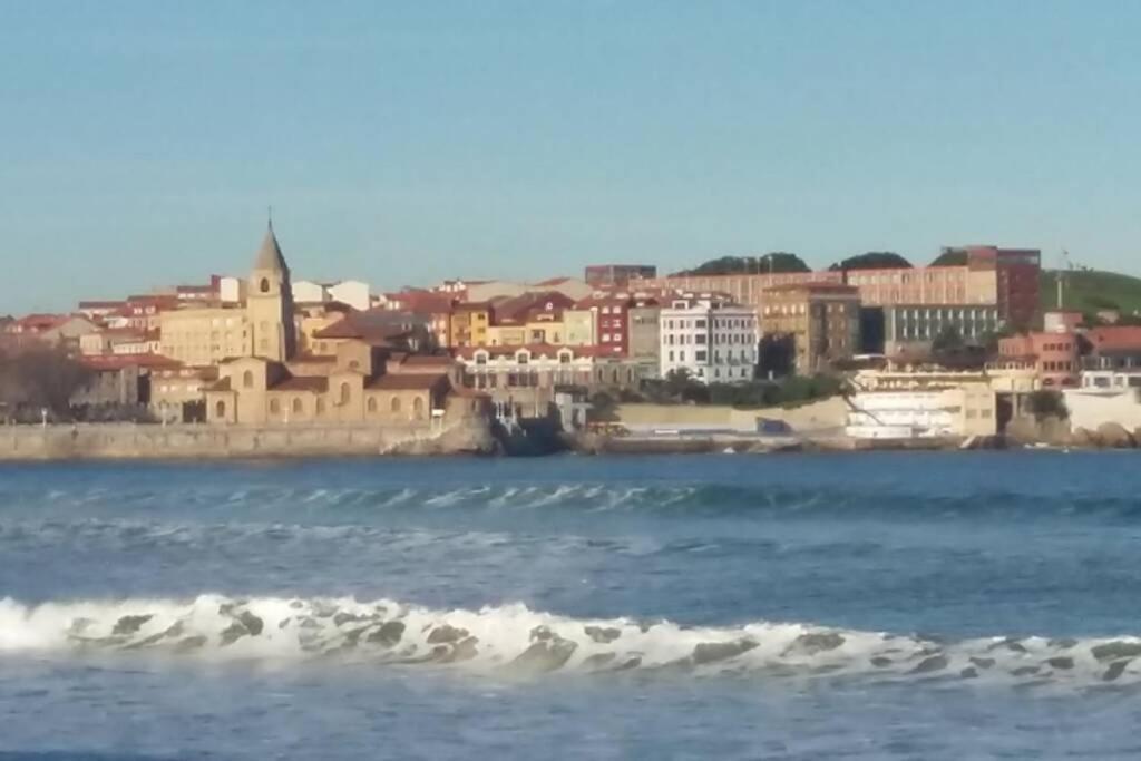 - La Arena