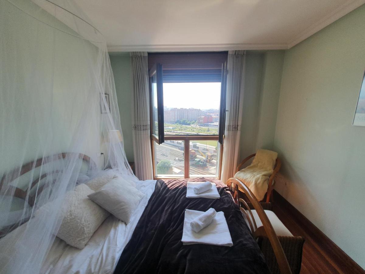 Acacias - Piso Amplio En Playa De Poniente 6personas Con Garaje Apartamento