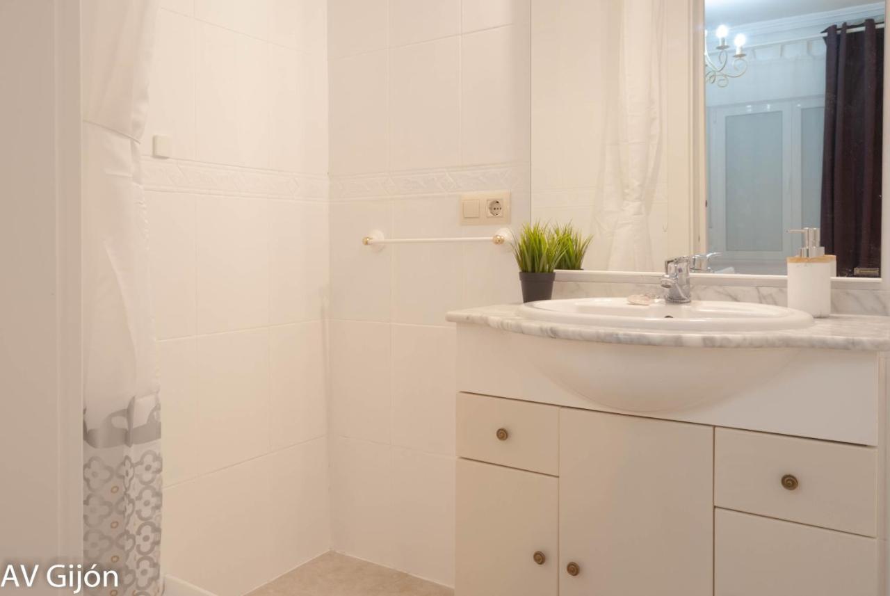 Av Cangas De Onis 3 *