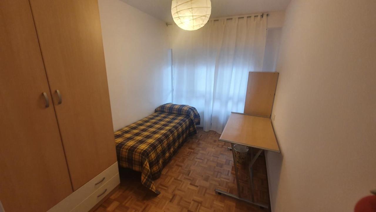 Apartamento Libertad 10, Piso Céntrico En Gijón, Con Wifi De 3 Hab 5 Personas