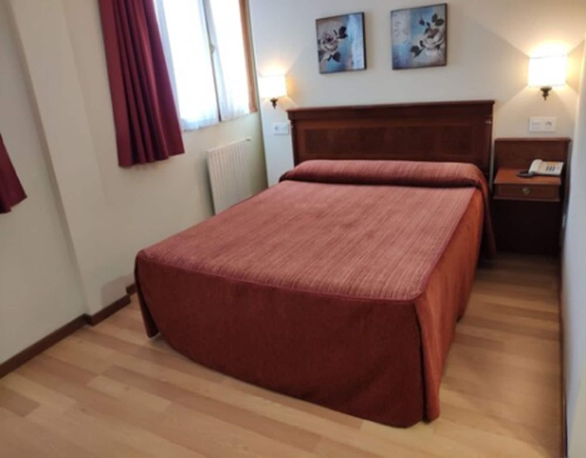 Hotel Centro Begona 3*