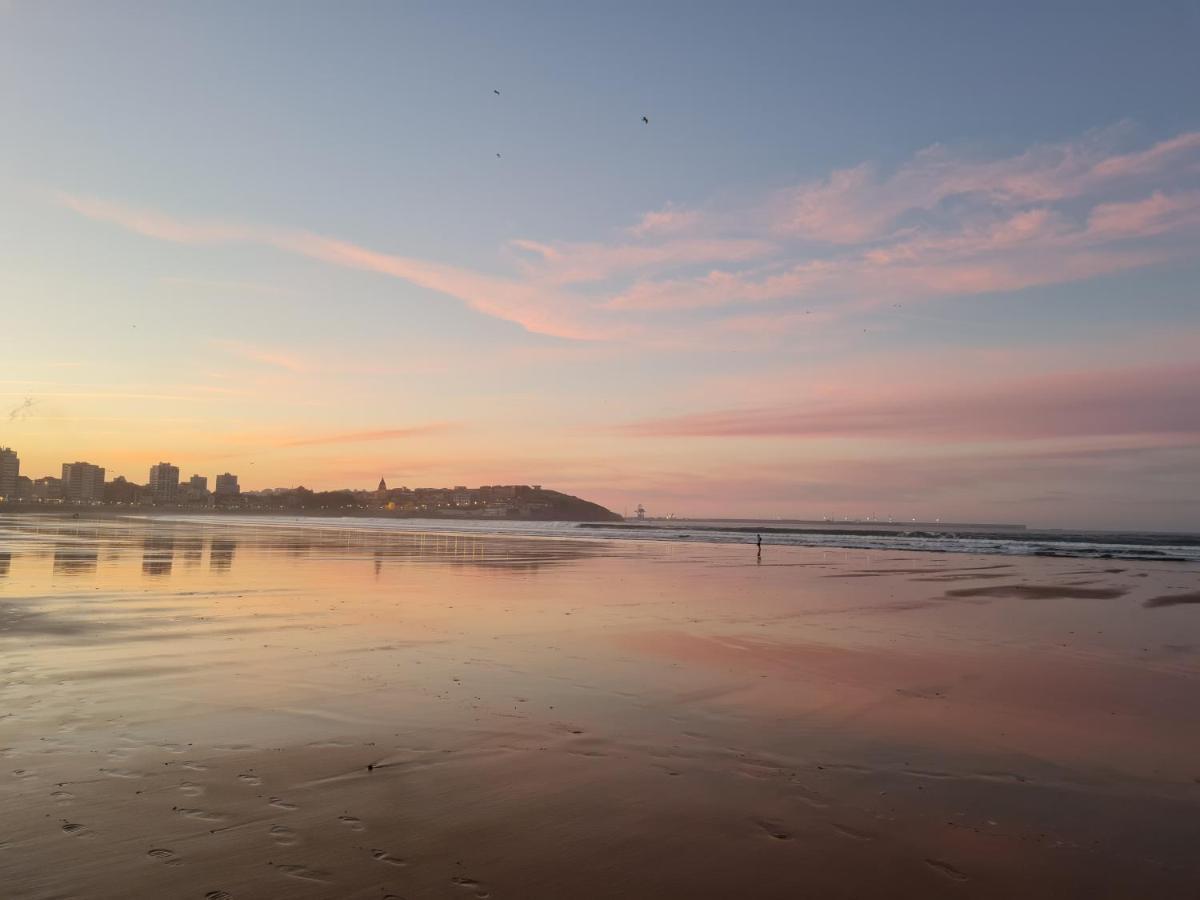 Precioso Piso 6 Personas En La Playa De San Lorenzo * Gijon
