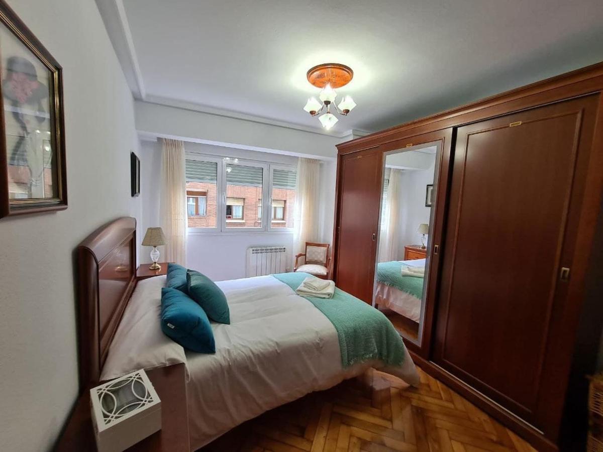 112a - A Pocos Metros De La Playa. 3 Dormitorios Apartamento Gijón