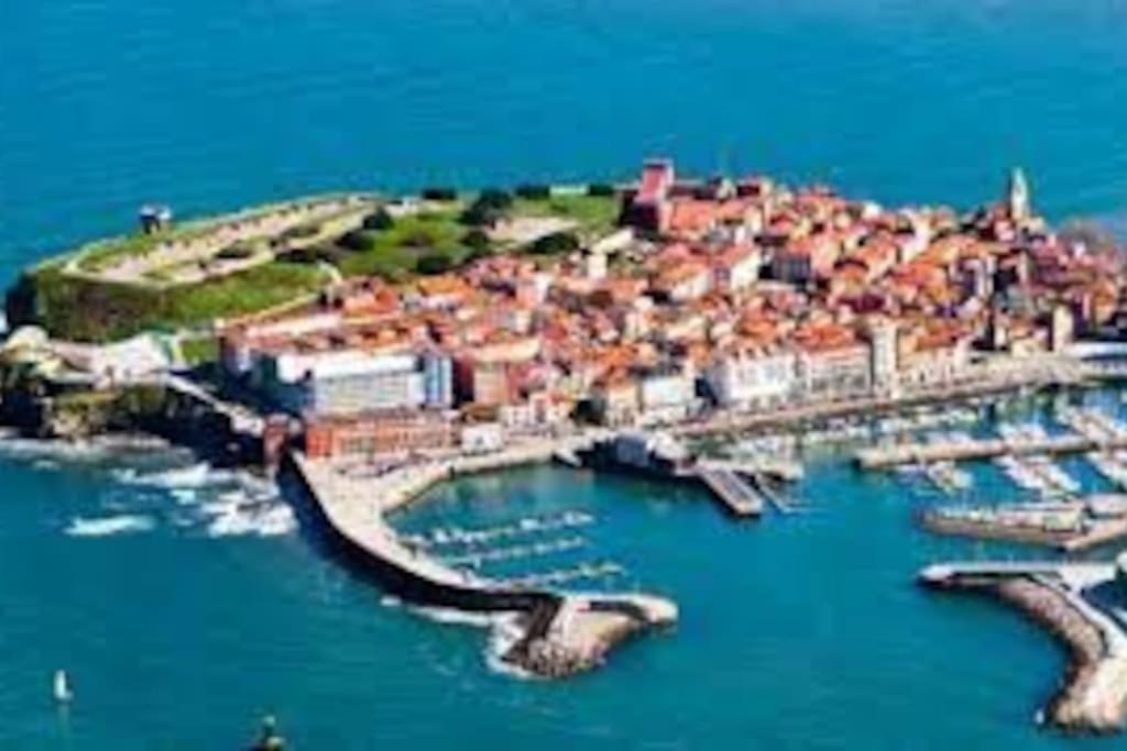 Espacioso 140 M2 Y Calidad A 250 Metros Playa Y Puerto Deportivo 5hab 2 Banos Vut2917as Gijon