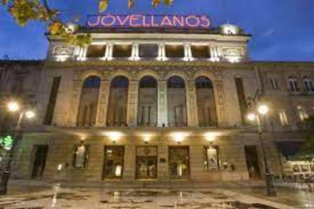 Espacioso 140 M2 Y Calidad A 250 Metros Playa Y Puerto Deportivo 5hab 2 Banos Vut2917as Gijon