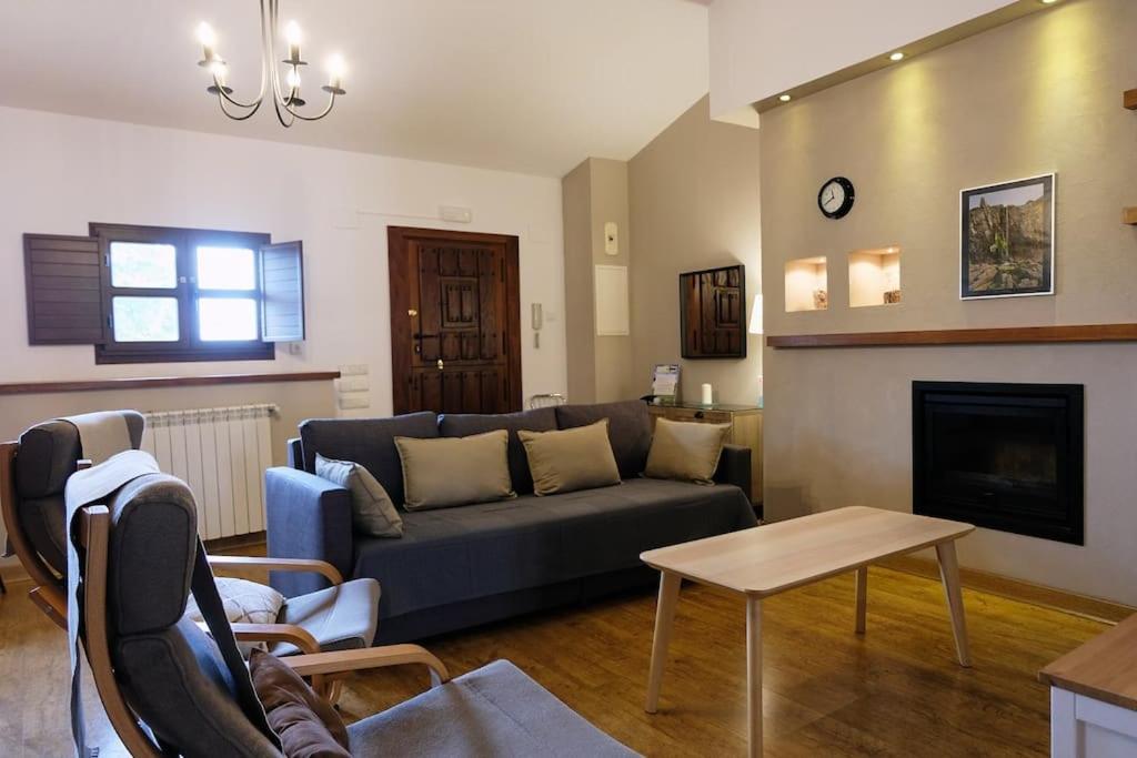 Casa De Pueblo Adosada, En La Zona Rural De Gijon. Сasa de vacaciones *