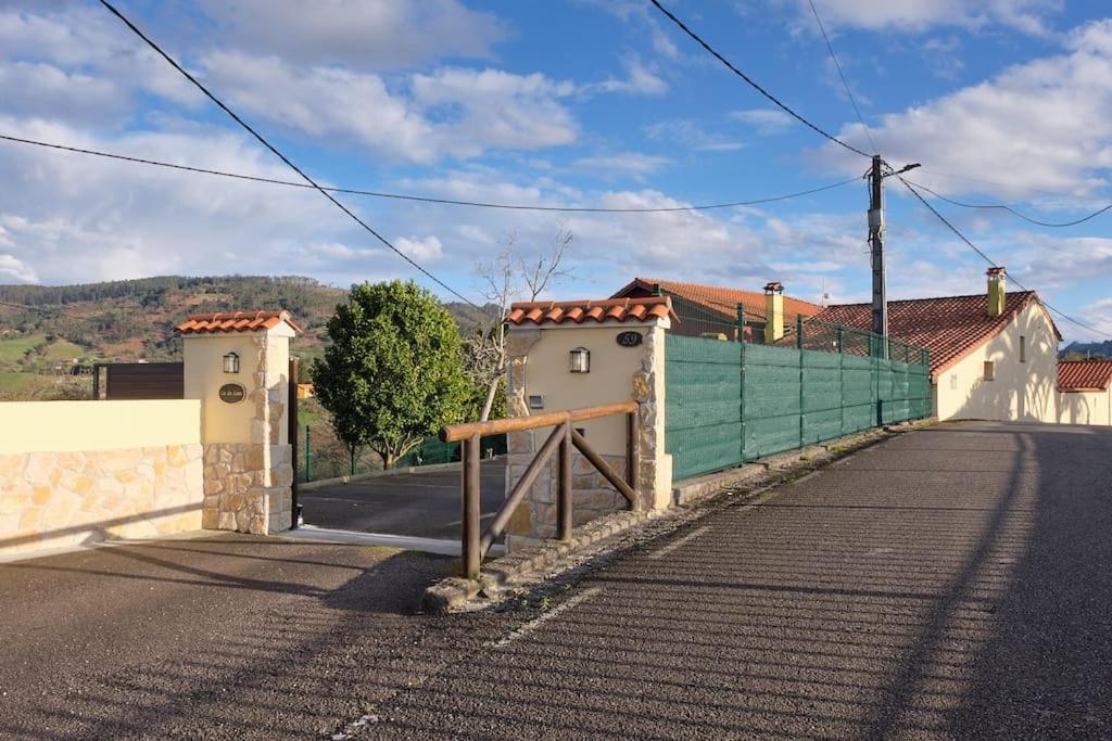 Casa De Pueblo Adosada, En La Zona Rural De Gijon. * Gijón