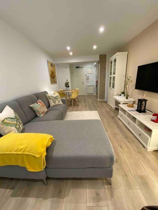 A 100metros De La Playa De San Lorenzo Apartamento