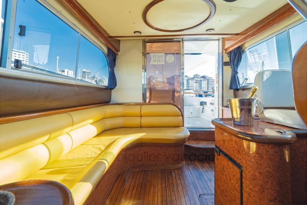 Hotel en barco Boat Cardeli