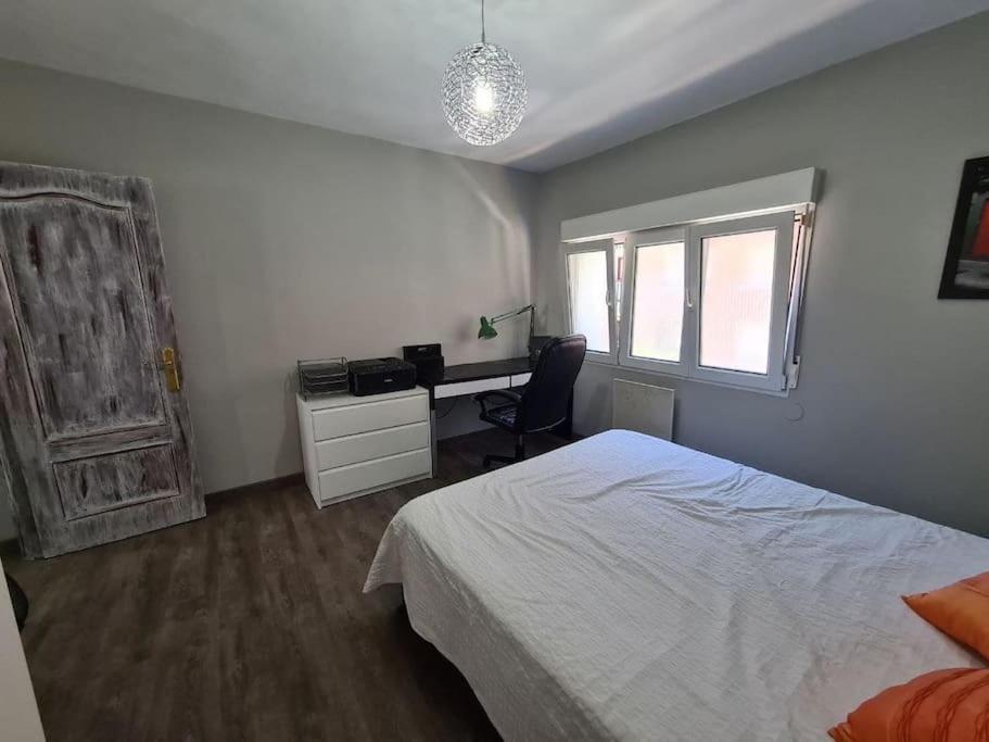 A Un Paso De La Playa, Amplio Apartamento *
