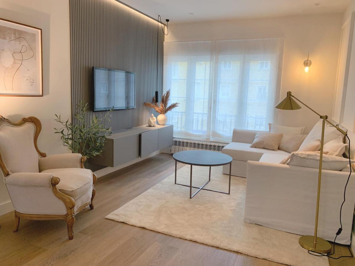 Lujoso Boutique A Estrenar Con Parking Gratis Apartamento Gijón