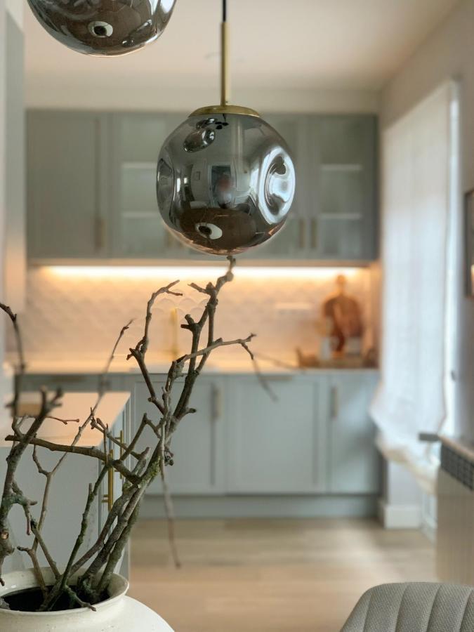 Lujoso Boutique A Estrenar Con Parking Gratis Apartamento *