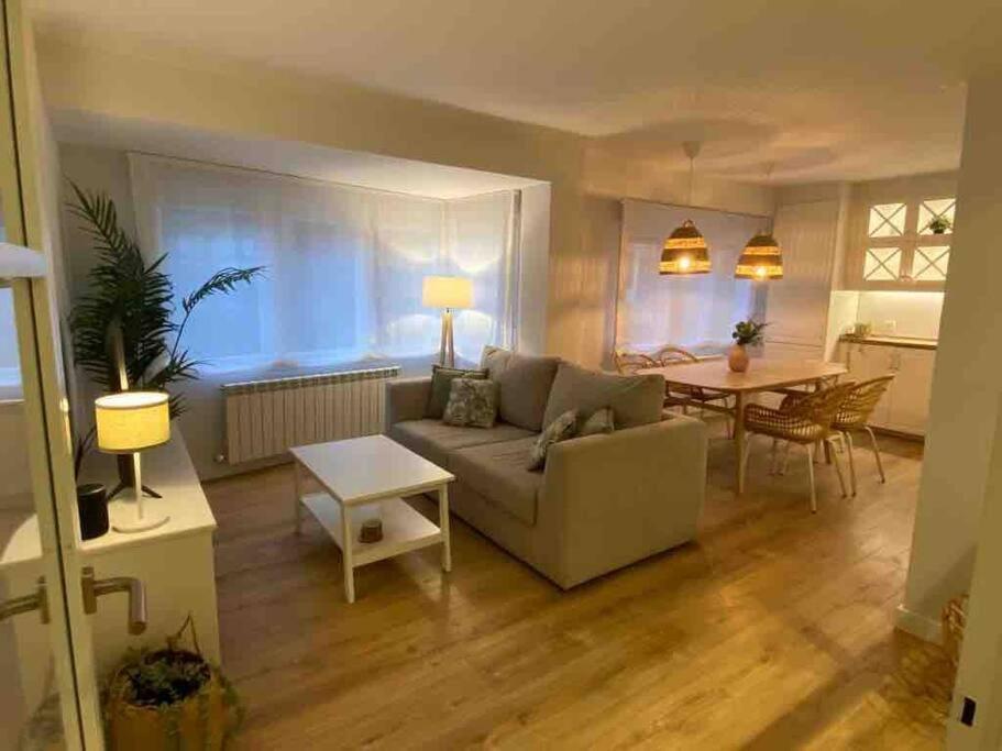 A Estrenar En Centro Gijon. Fibra-tv Apartamento