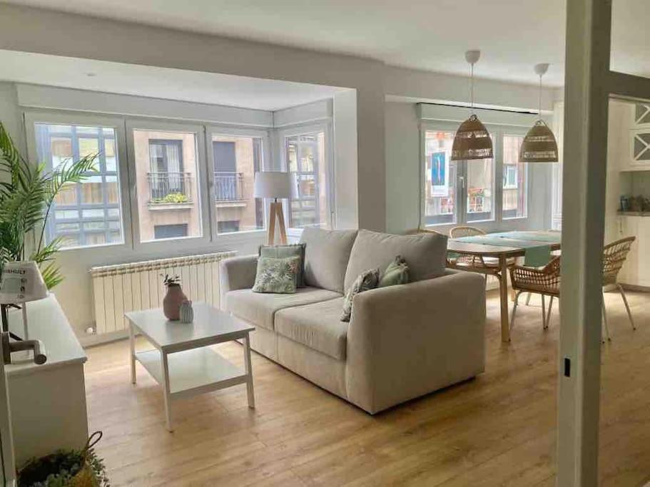 A Estrenar En Centro Gijon. Fibra-tv Apartamento