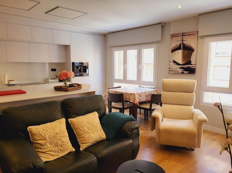 El Capricho De Ayala Apartment