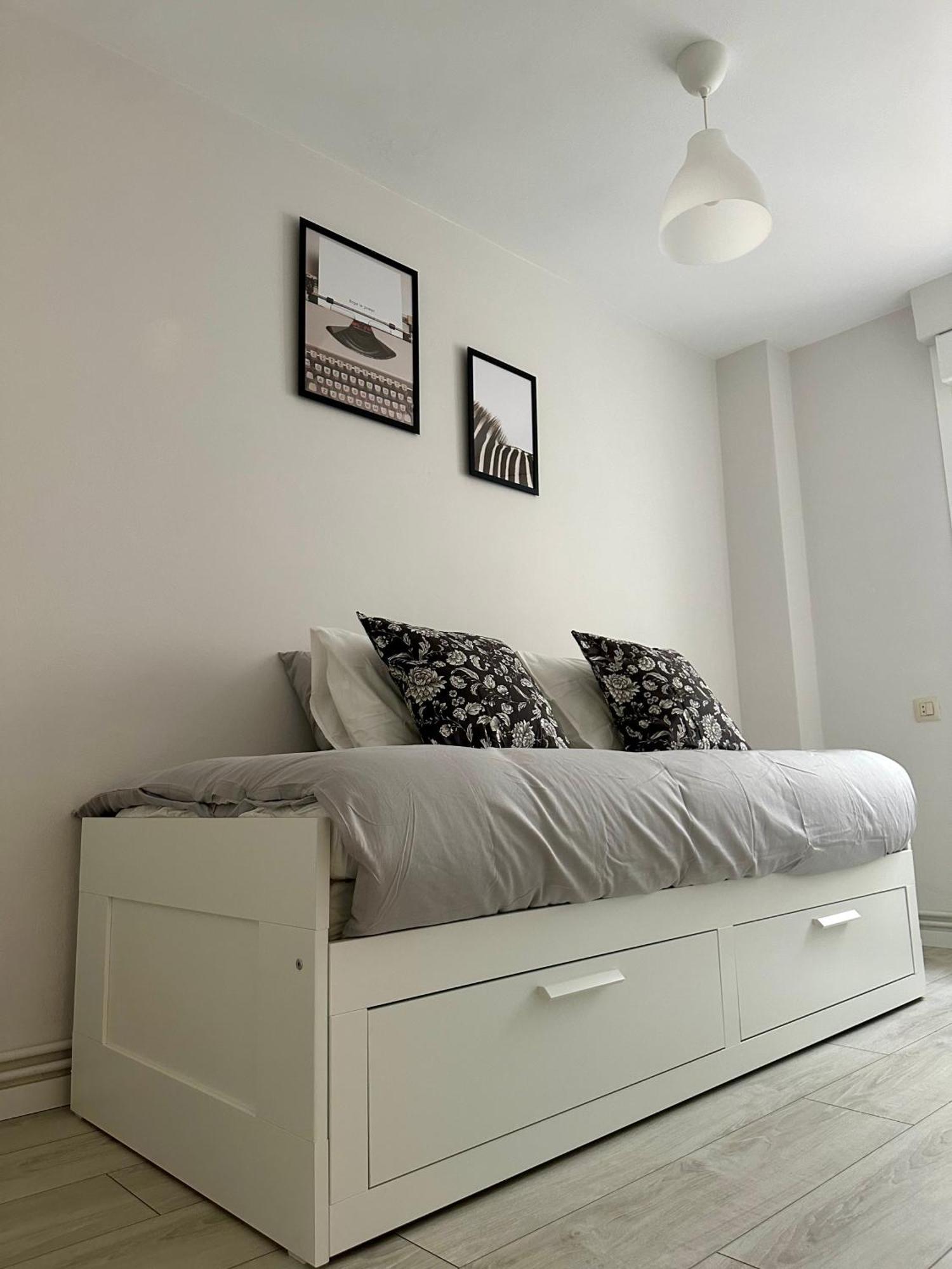 Cozy Flat 5 Mins From The