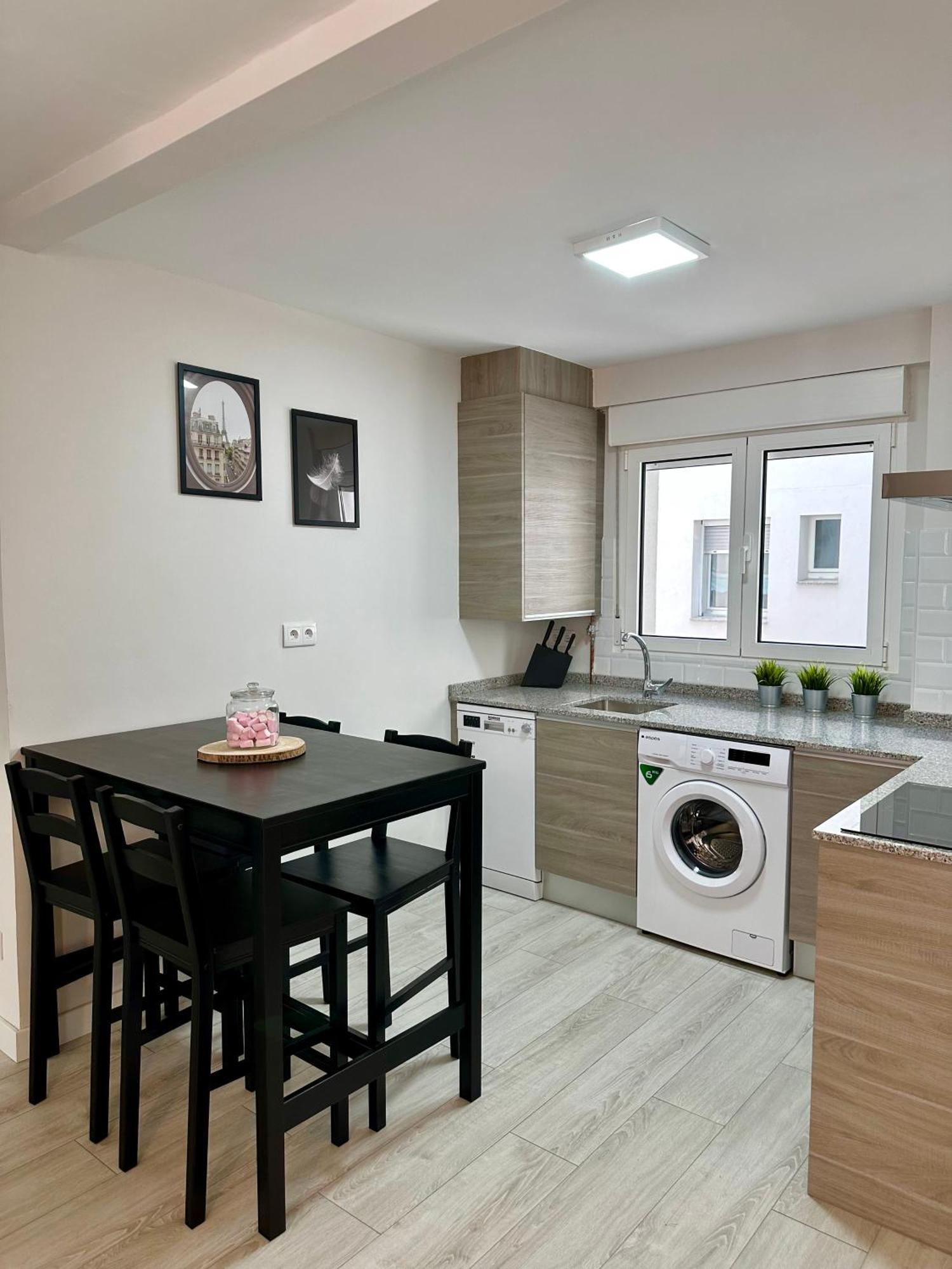 Apartment Cozy Flat 5 Mins From The *