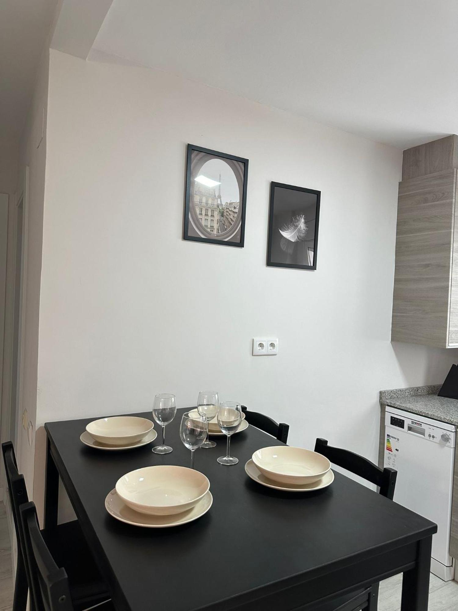 Cozy Flat 5 Mins From The Gijon