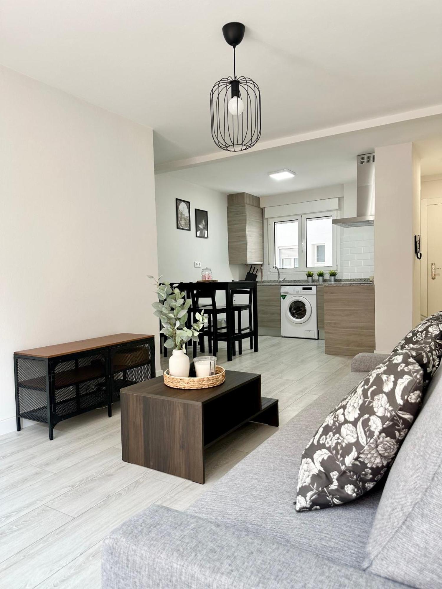 Apartment Cozy Flat 5 Mins From The Gijon