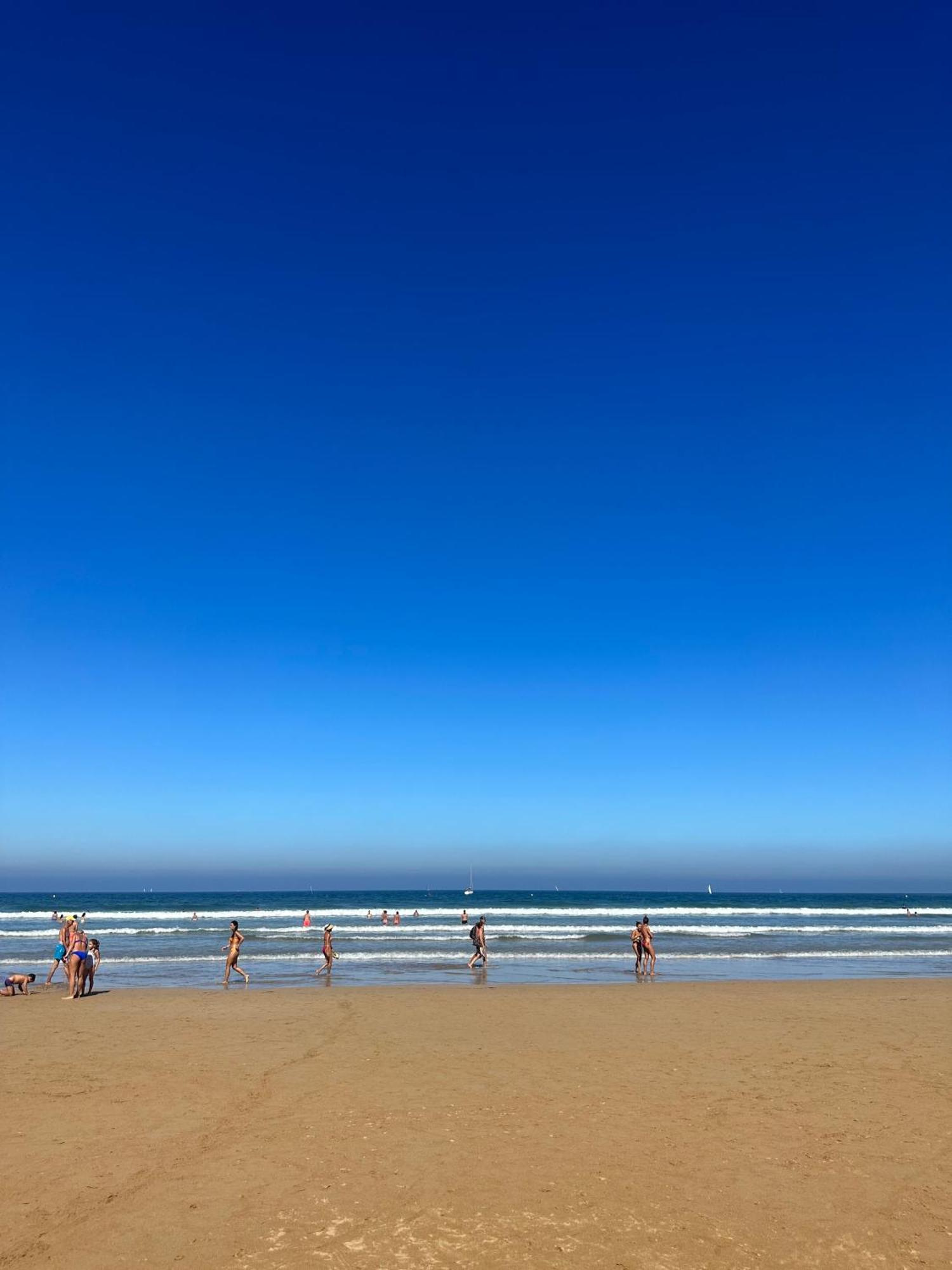 Cozy Flat 5 Mins From The Gijon