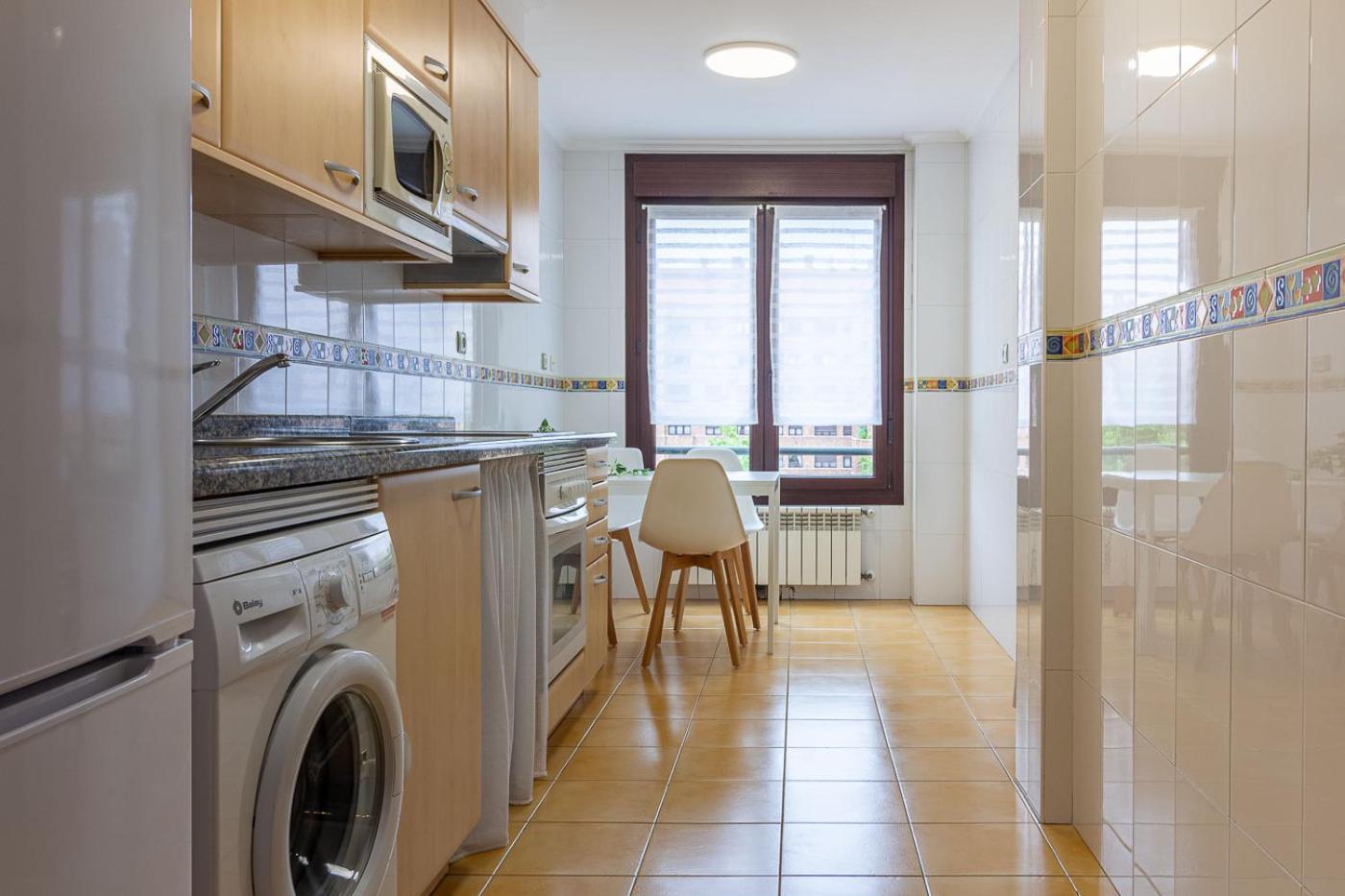 Apartment Ah Delux3rooms Vut6893as Gijon