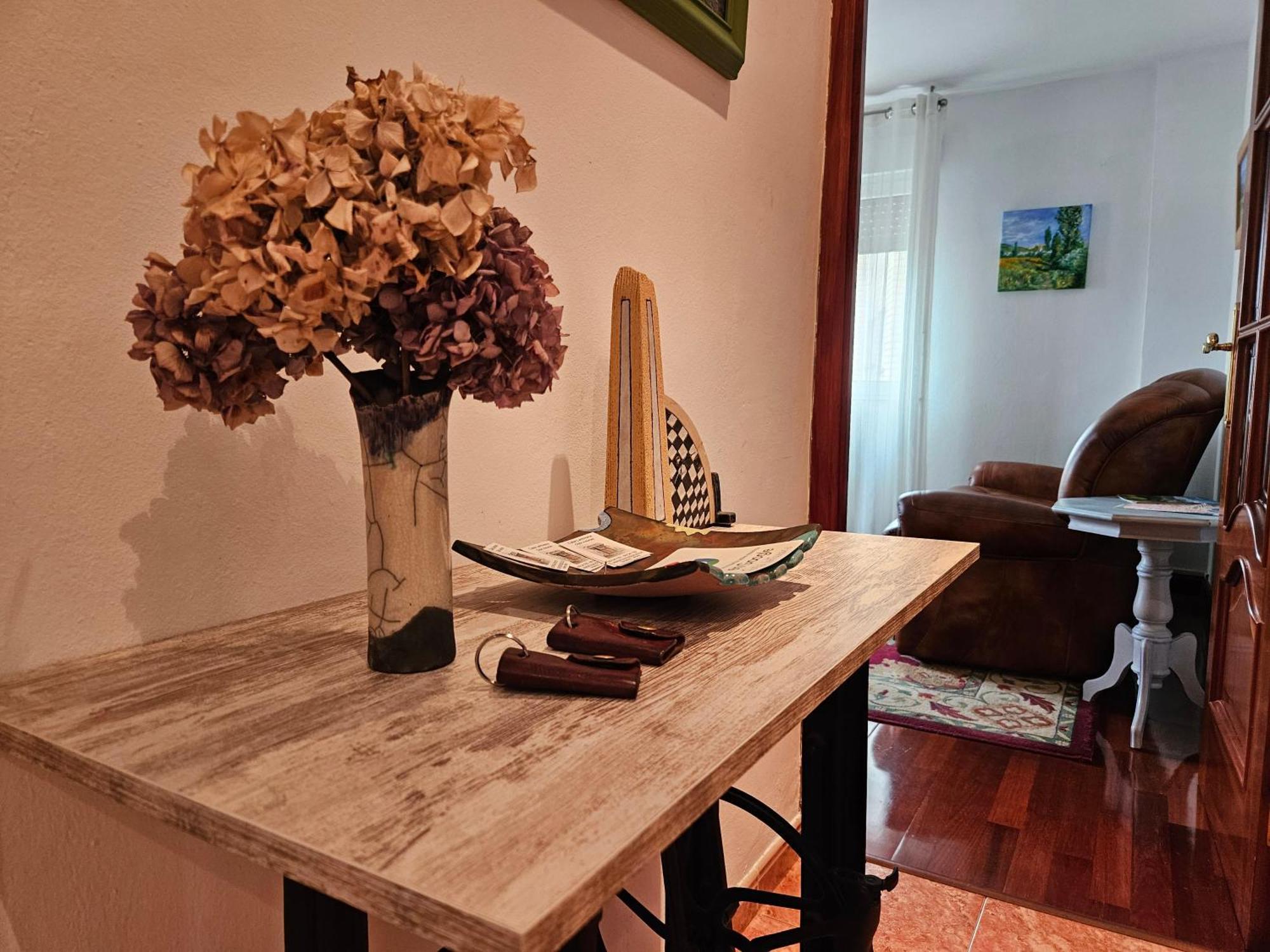 Casa Lantoxana 1a121 * Gijon