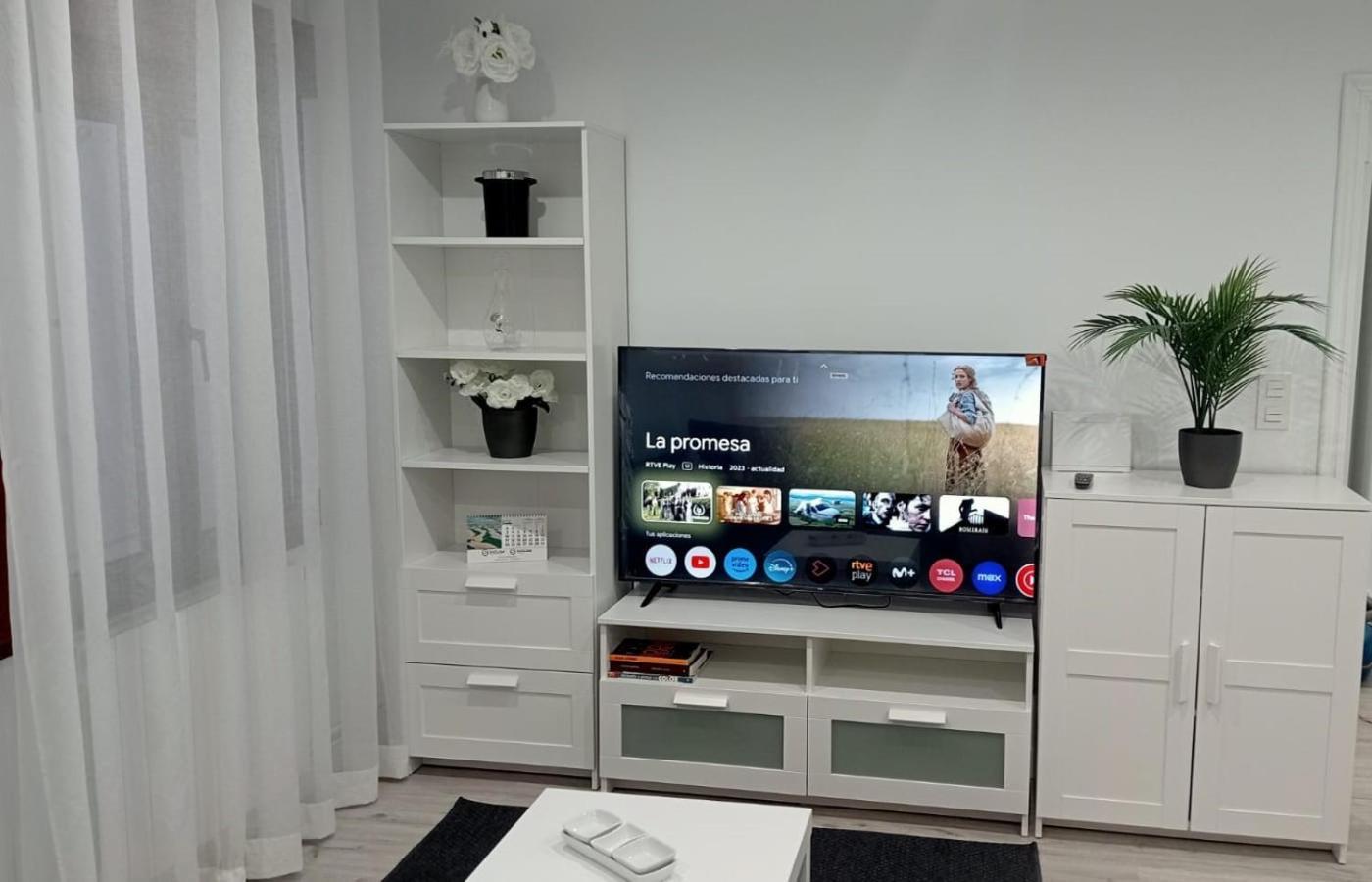 A 300 M De La Playa, Se Alquila Por Quincenas Vut4298as Apartamento *