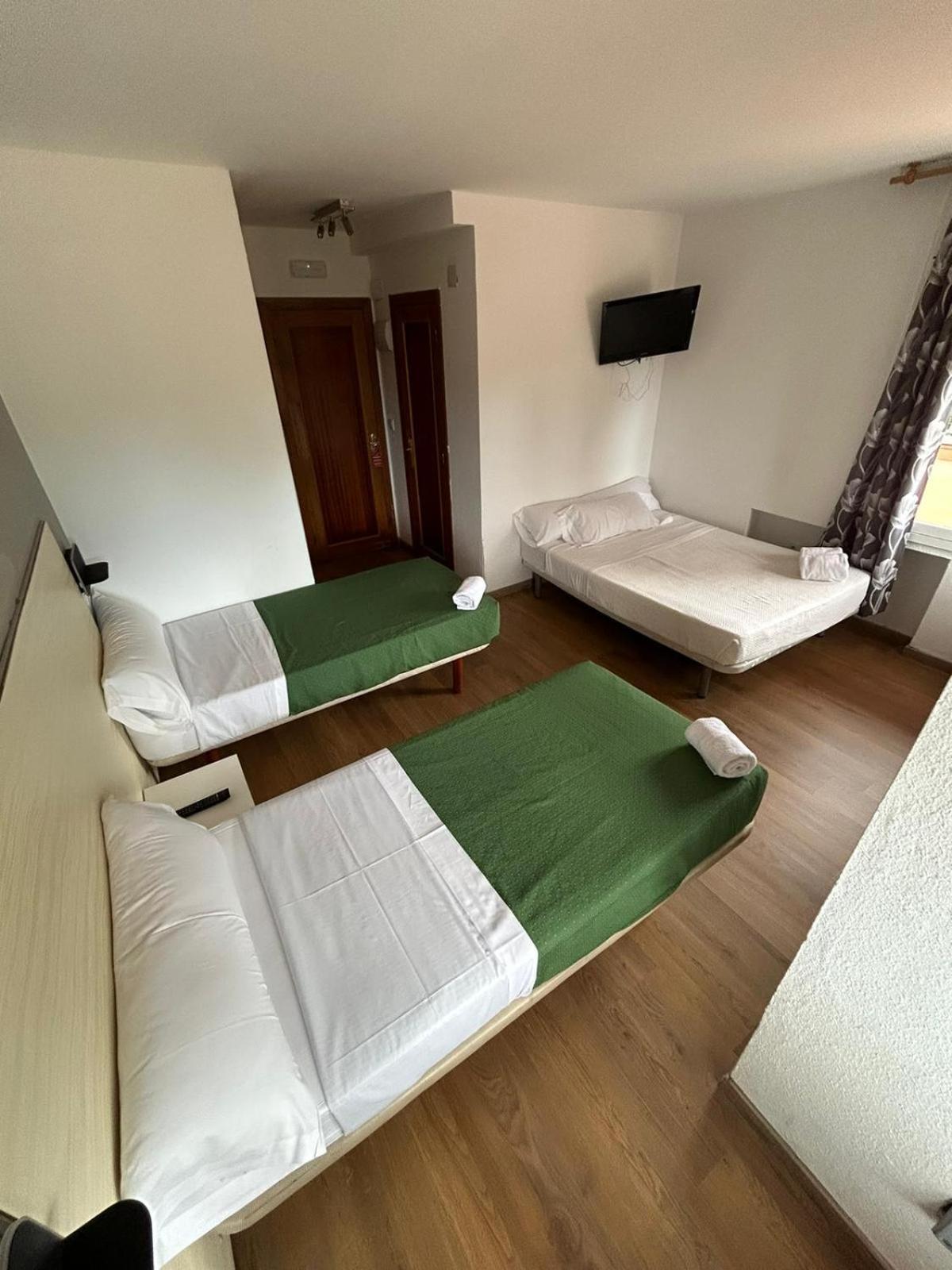 Las Palmeras Guest house *