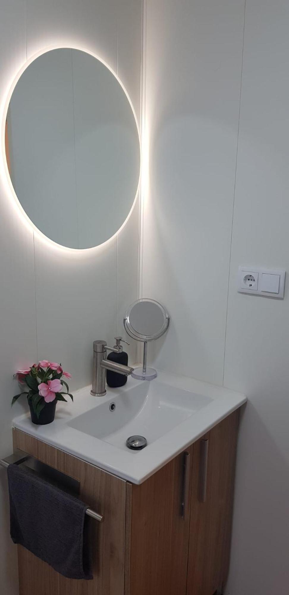 Amplio Piso Centrico Apartamento *