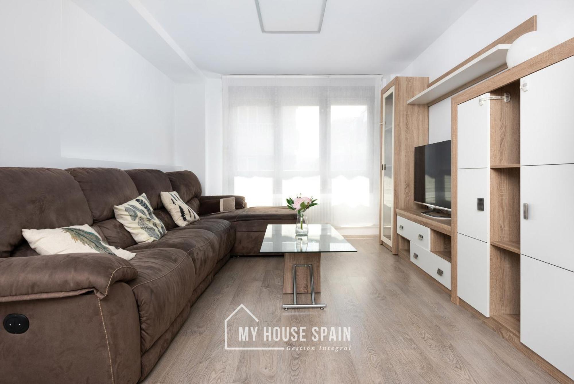 Myhousespain - Espacioso Piso Con Parking * Gijon