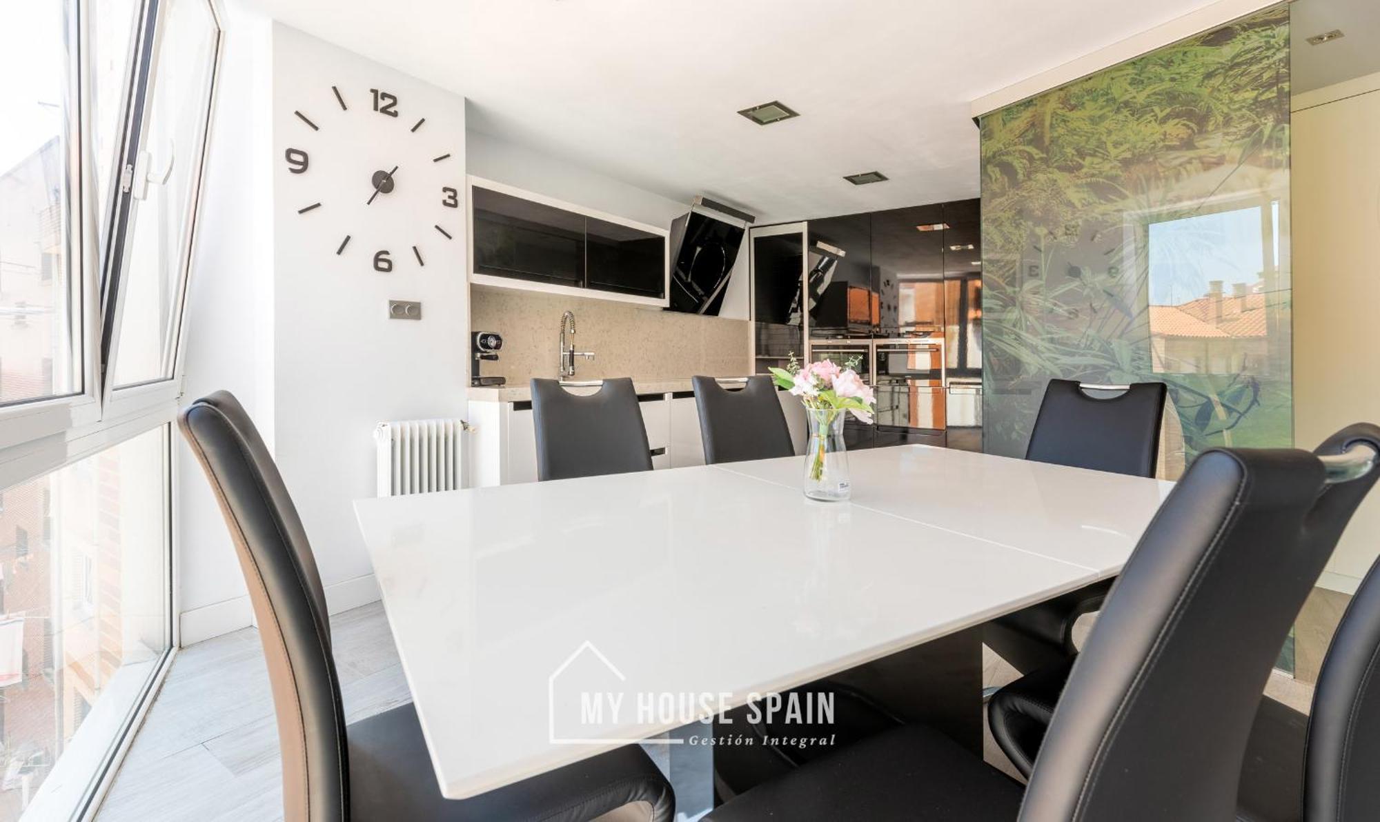 Myhousespain - Espacioso Piso Con Parking * Gijon