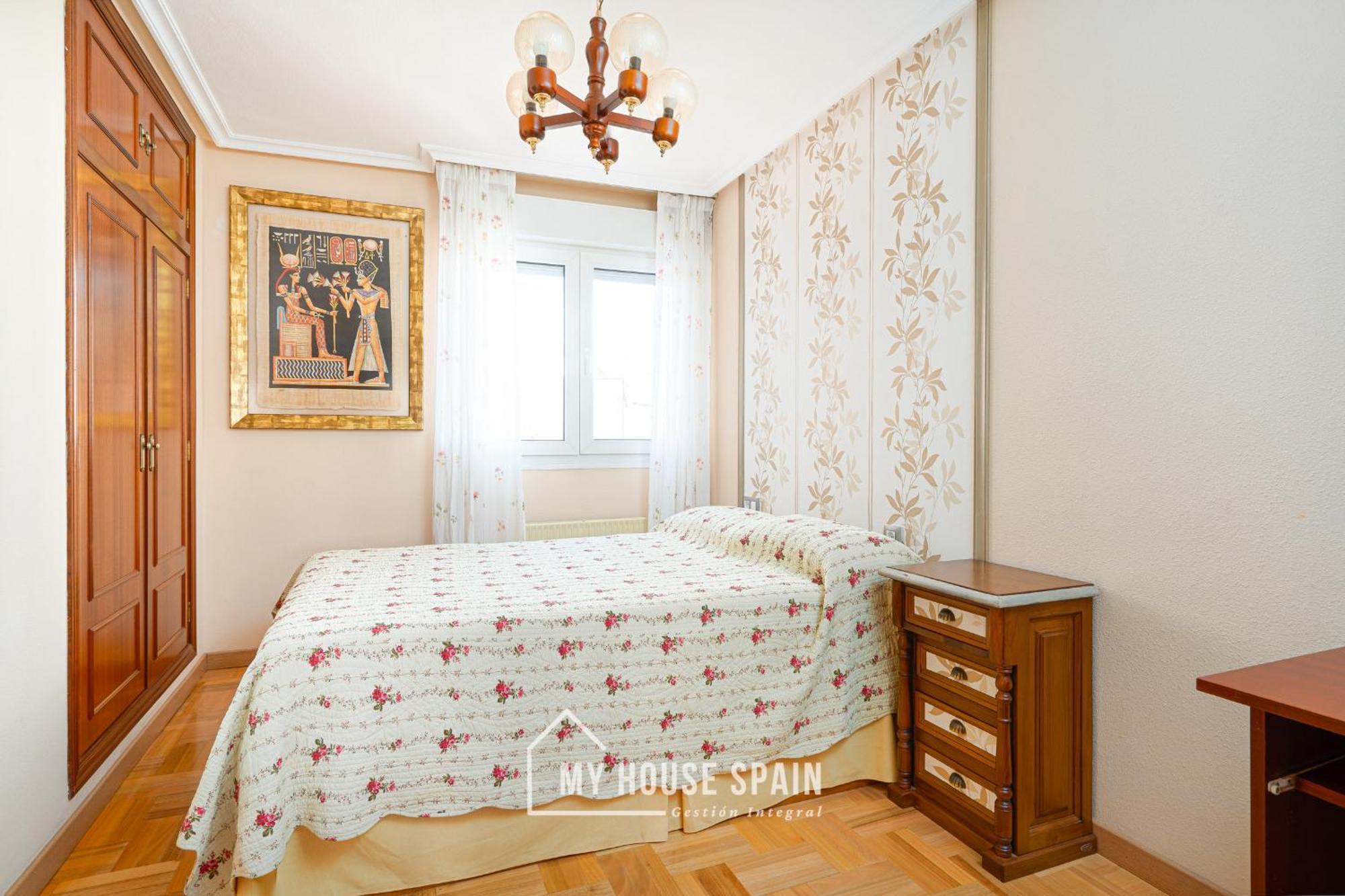 Apartamento Amplio Con Vistas En Pleno Centro Gijón