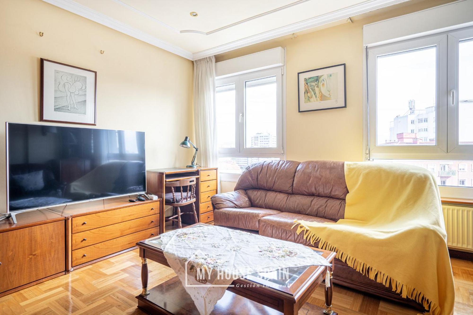 Apartamento Amplio Con Vistas En Pleno Centro *
