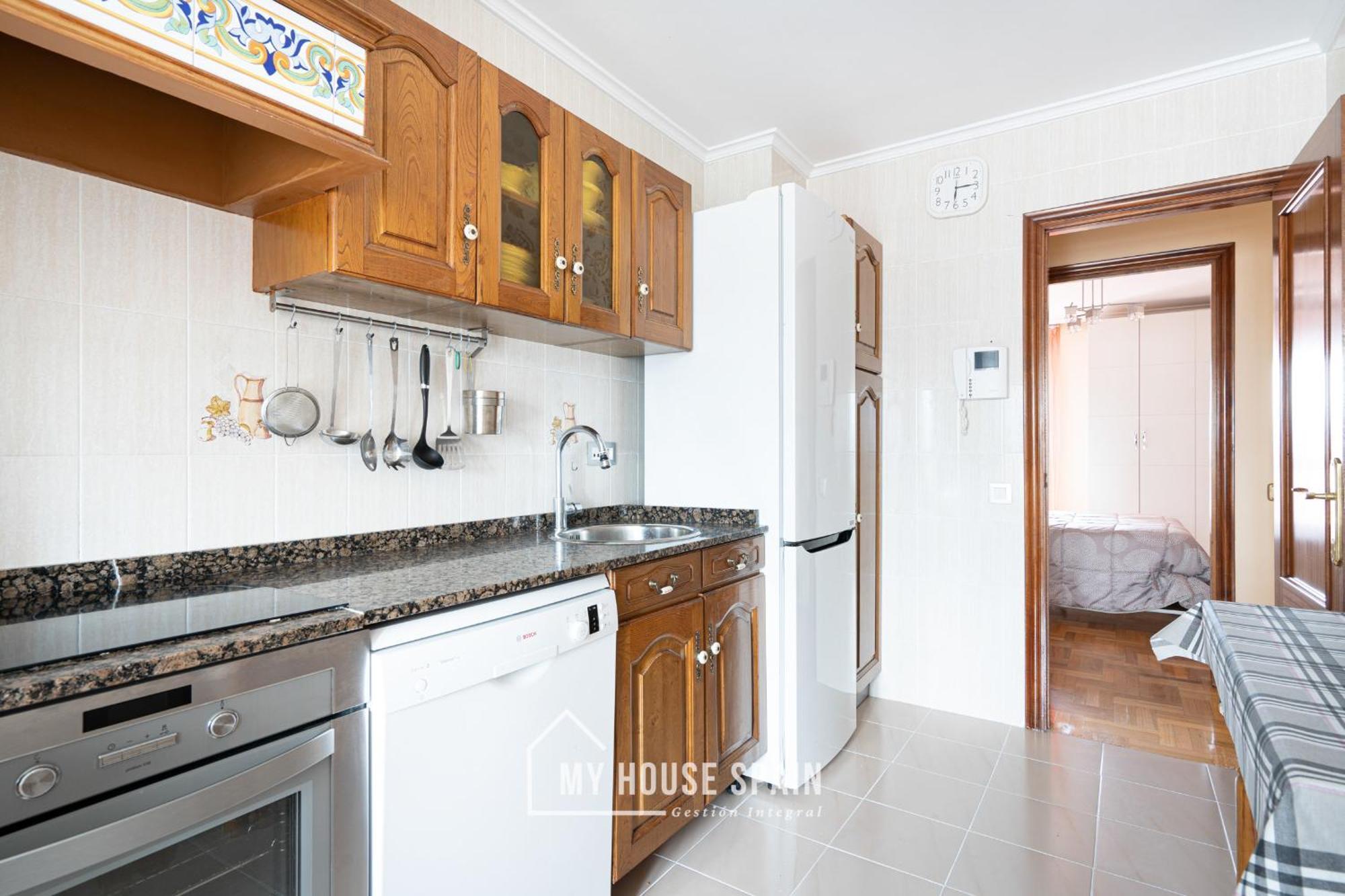 Apartamento Amplio Con Vistas En Pleno Centro Gijón