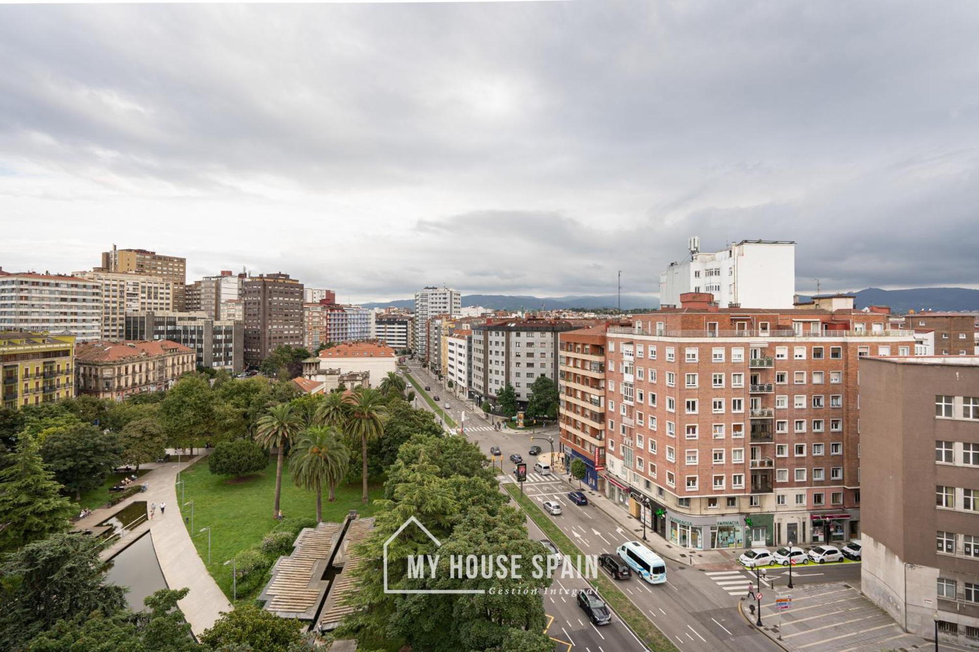 Amplio Con Vistas En Pleno Centro * Gijón