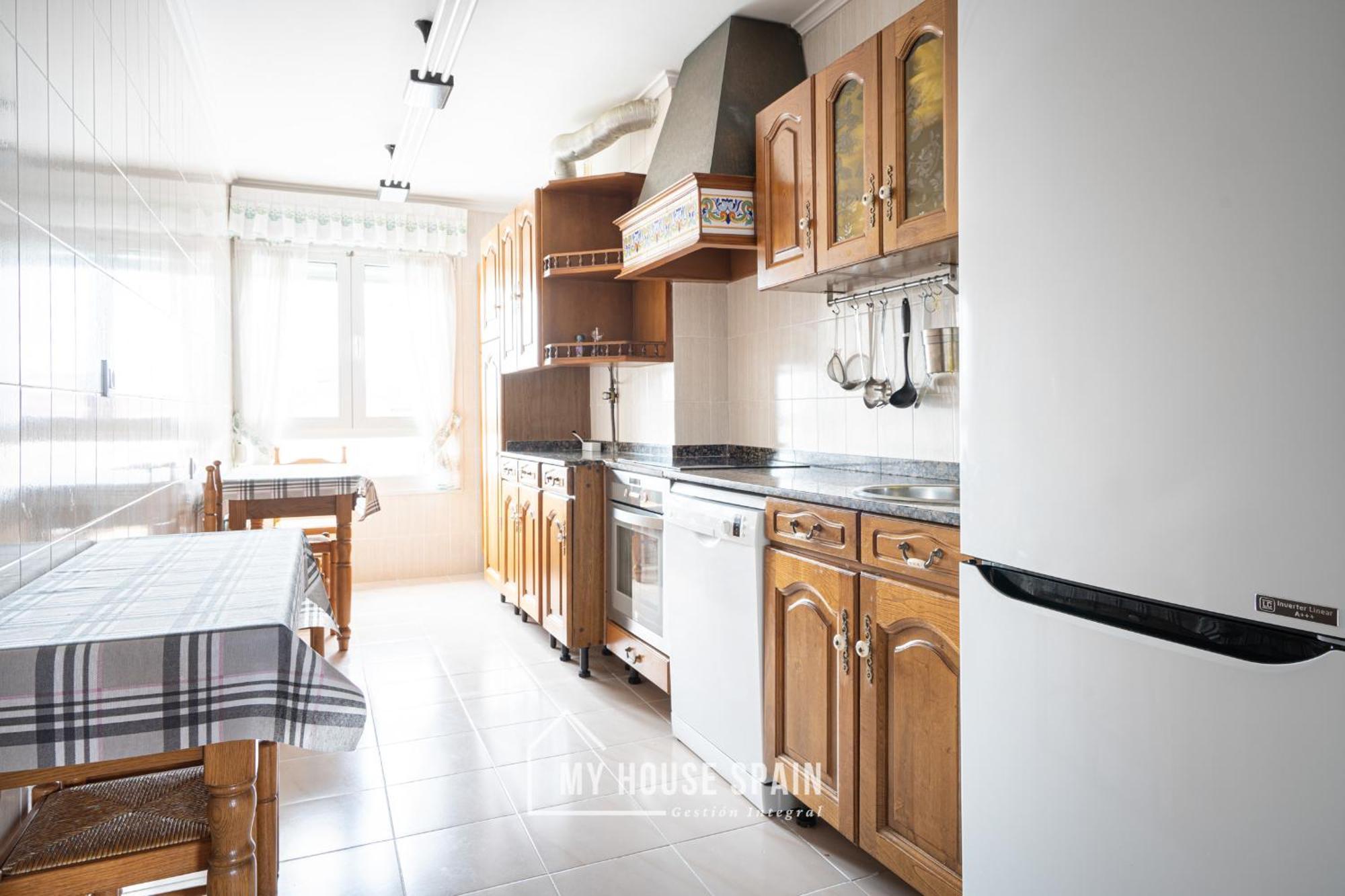 Apartamento Amplio Con Vistas En Pleno Centro Gijón