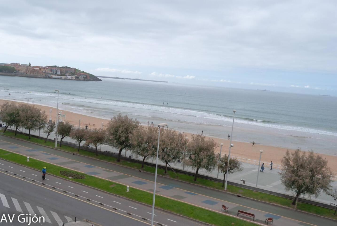 Apartamento Av Emilio Tuya Gijón