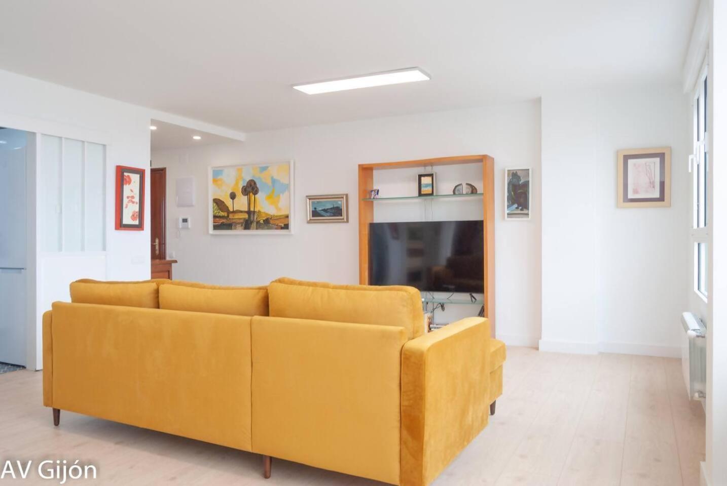 Av Emilio Tuya Apartamento *