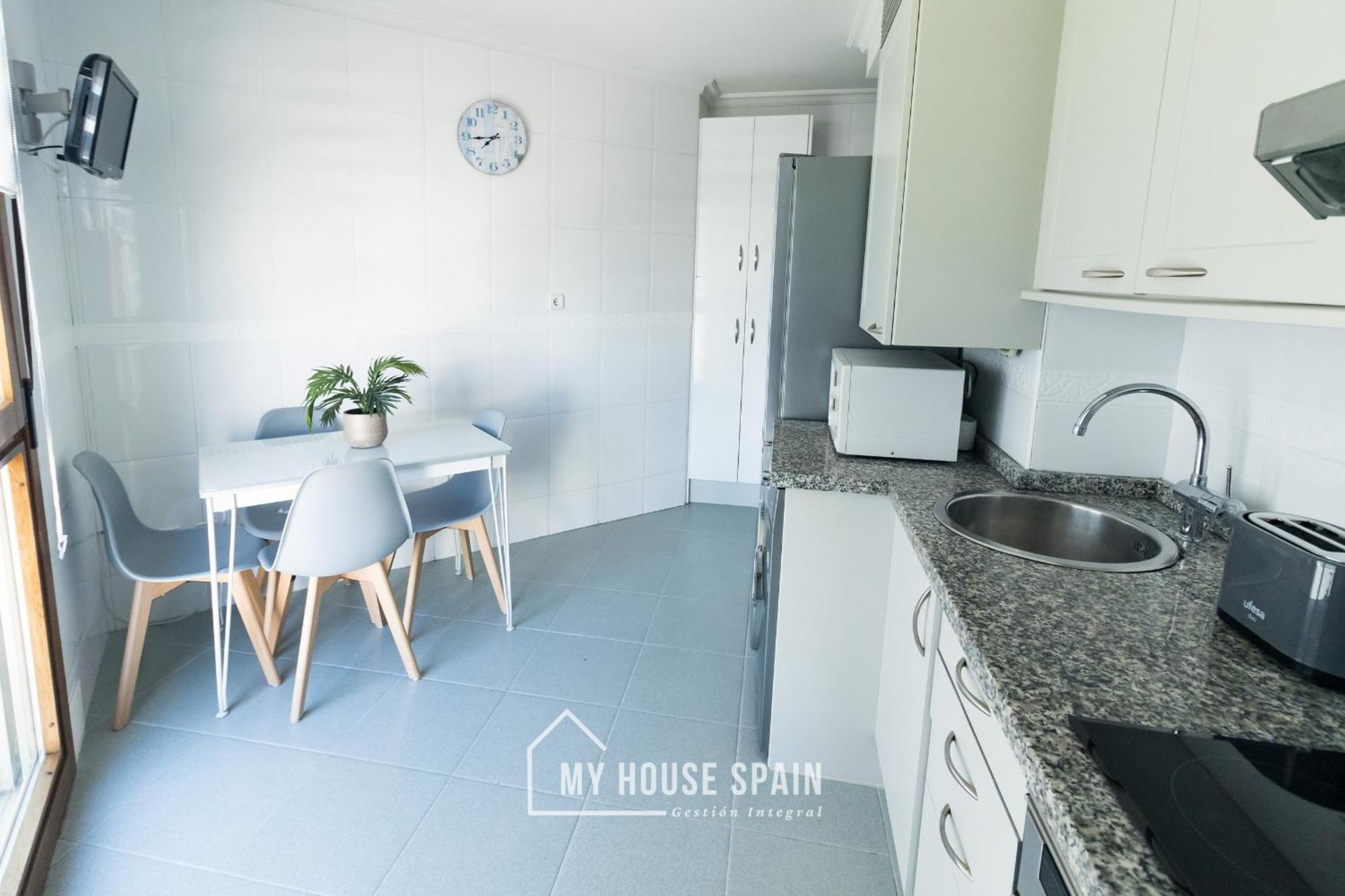 Myhousespain - Playa De Poniente, Con Vistas Al Mar Y Parking Gratuito *